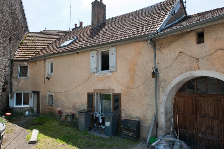 Maison au 18 rue Basse (2010 AL 1).