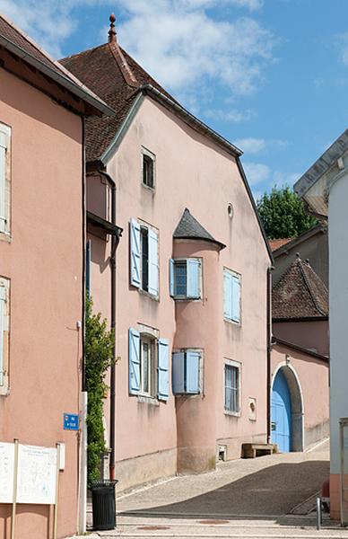 Vue générale de la façade, rue de l'Eglise.