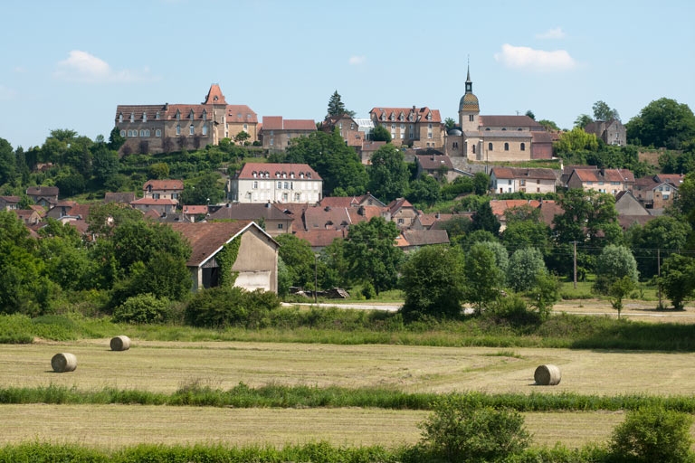 Vue générale de la ville depuis l'ouest.