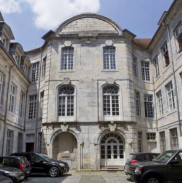 Logis principal : vue d'ensemble de l'aile de l'escalier.