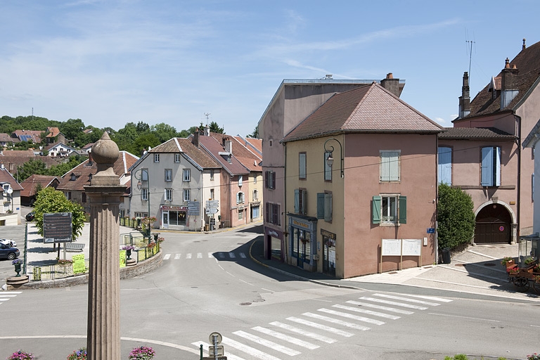 Carrefour de la place du Marché.