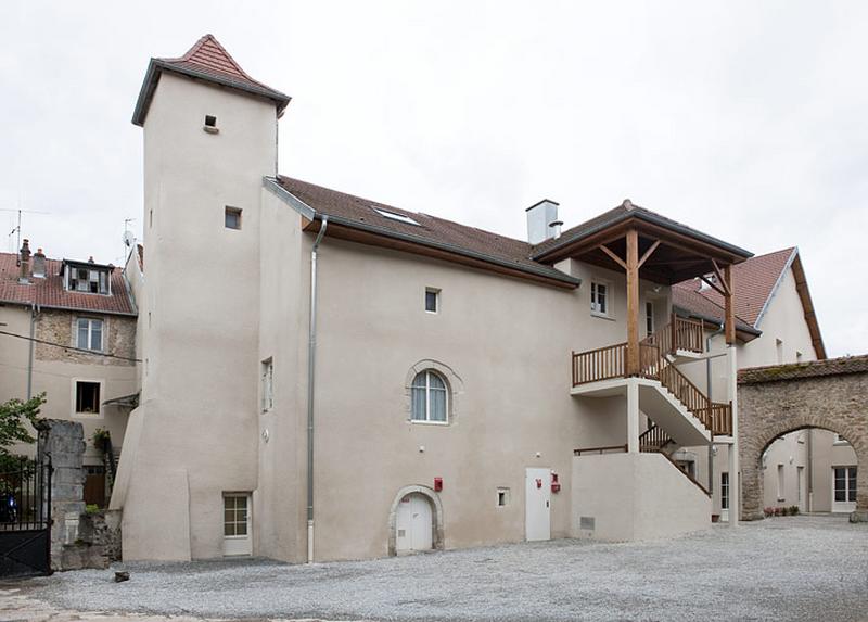 Bâtiment (B) : façade antérieure depuis la cour.