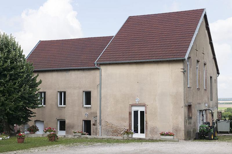 Bâtiment (B), vue d'ensemble depuis la cour.