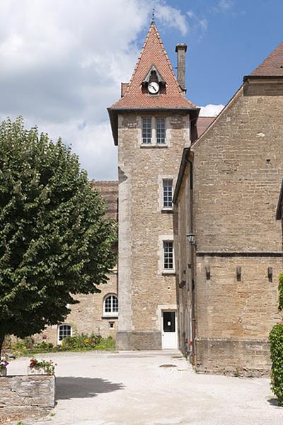 Bâtiment (C), vue de la tour d'escalier.