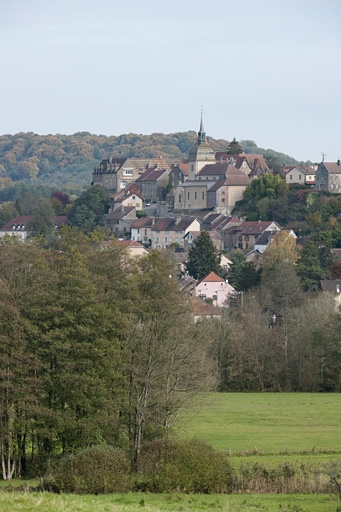 La ville et l'église, vues de l'ouest (cadrage vertical).
