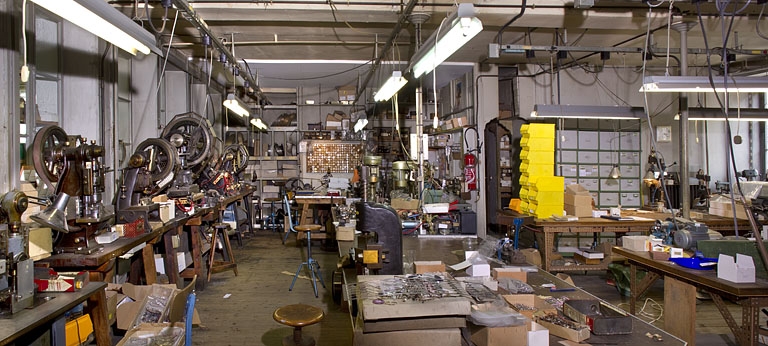 Usine Gouverneur-Audigier, Morez : intérieur de l'atelier côté rue.