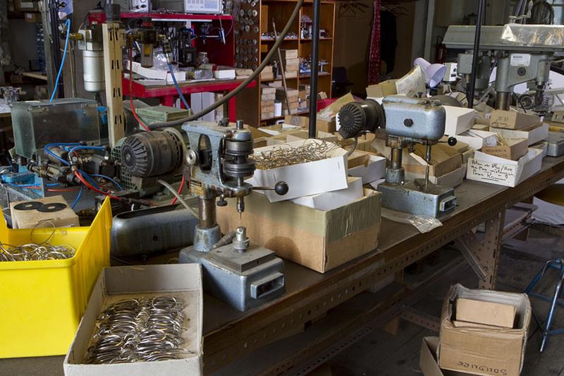 2 machines à usiner par outil de coupe (machines à tarauder Schlenker)