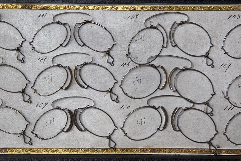 Usine Gouverneur-Audigier, Morez : modèles de pince-nez.