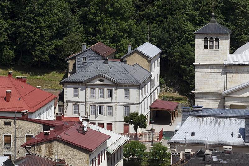 Vue d'ensemble plongeante, depuis le sud-ouest.