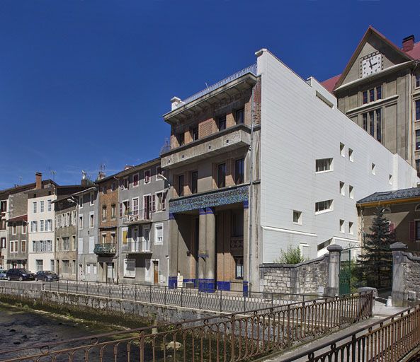 Bâtiment A : vue d'ensemble de l'élévation sur le quai Aimé Lamy.