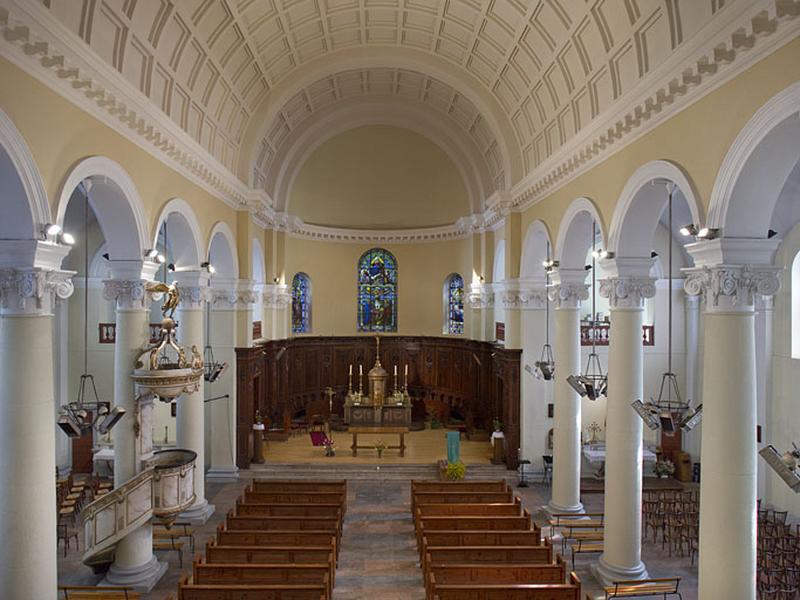 Le choeur et la nef, depuis la tribune.