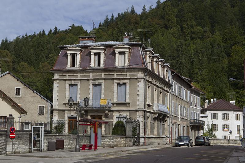 Vue d'ensemble, de trois quarts gauche.