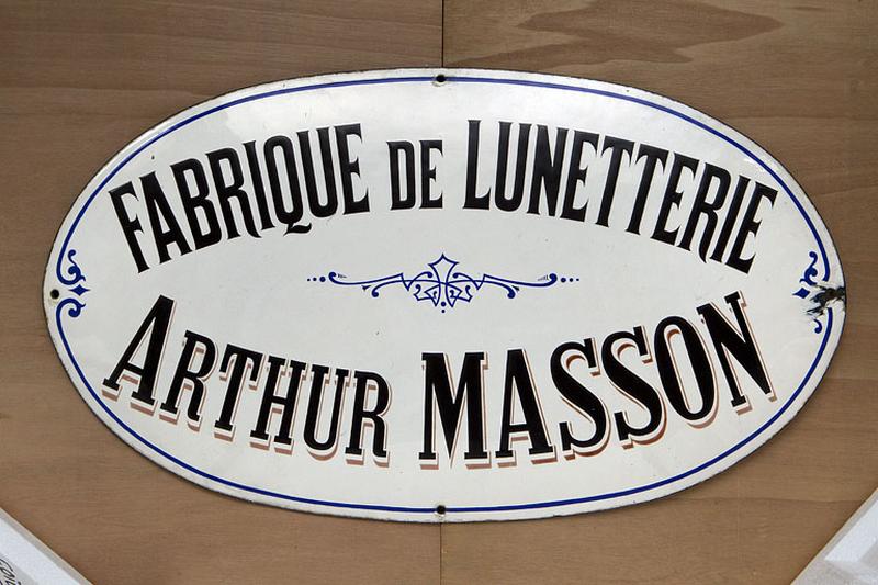 Enseigne professionnelle de l'usine de lunetterie Arthur Masson