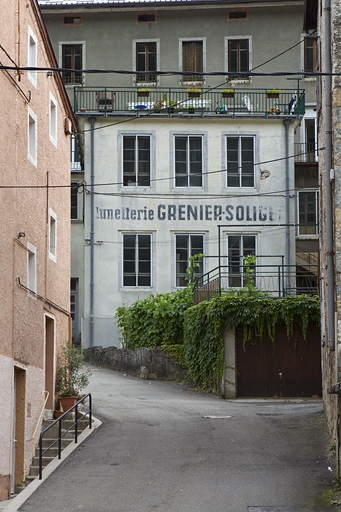 Usine Grenier-Soliget et Cie, Morez (10 avenue Charles de Gaulle) : façade sur la rue Fenandre.