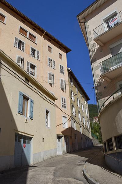 La rue Etienne Dolet, au départ de la place Henri Lissac.
