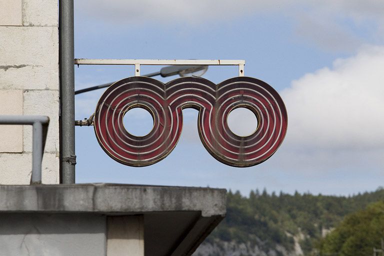 Enseigne d'opticien, Morez.