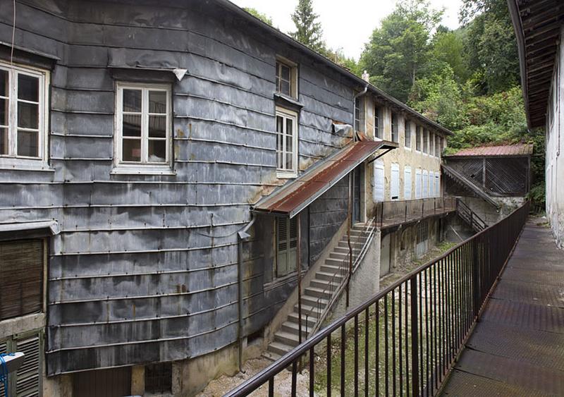 Aile nord, de trois quarts gauche.