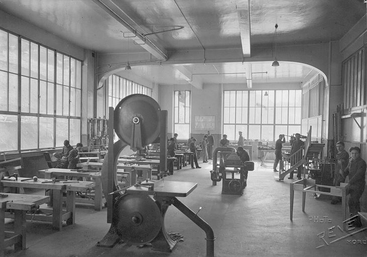 [Atelier de menuiserie], photographie, par René, s.d. [1933].