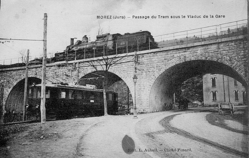 Morez (Jura) - Passage du Tram sous le Viaduc de la Gare, 2e quart 20e siècle.