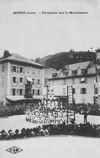 Morez (Jura). - Pyramide par la Morézienne, 1er quart 20e siècle.