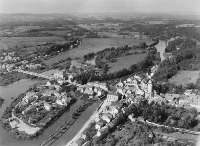 Vue aérienne depuis le sud-est.