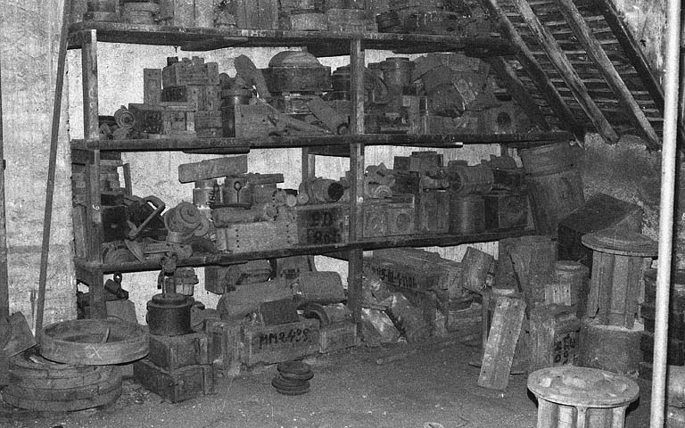 Magasin des modèles en bois.