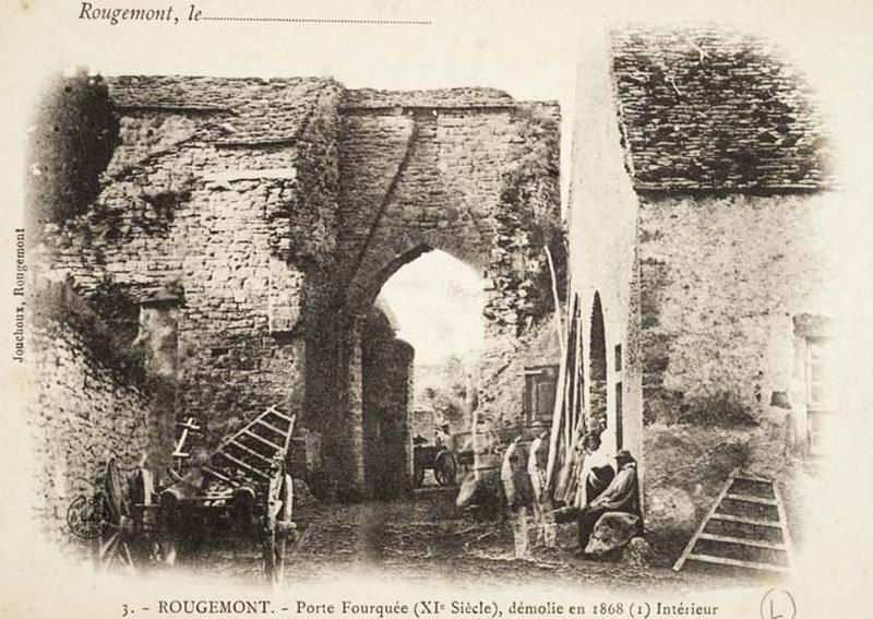 3.- Rougemont.- Porte Fourquée (XIe siècle), démolie en 1868. Intérieur.