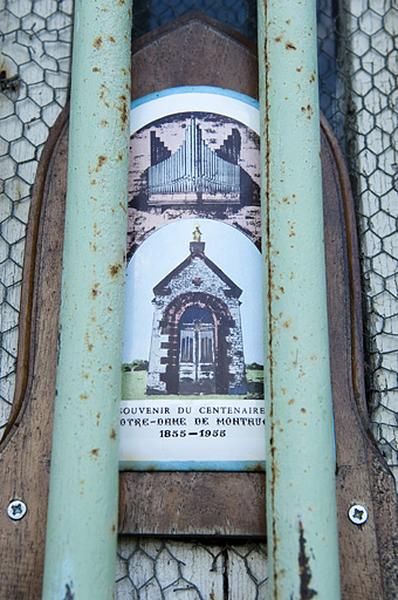 Tôle émaillée en souvenir du centenaire de la construction de la chapelle 1855-1955.