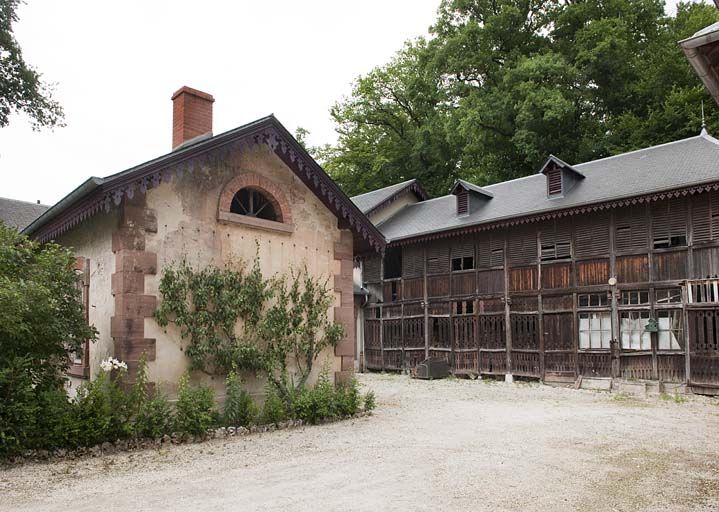 Communs vus depuis l'ouest.