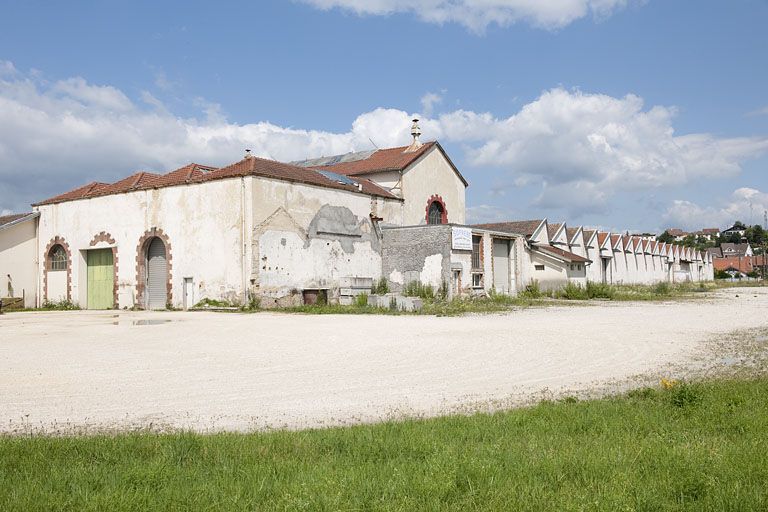Vue d'ensemble depuis le sud-est.