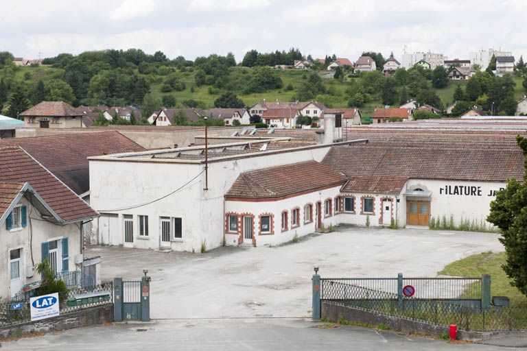 Vue d'ensemble plongeante depuis le sud.
