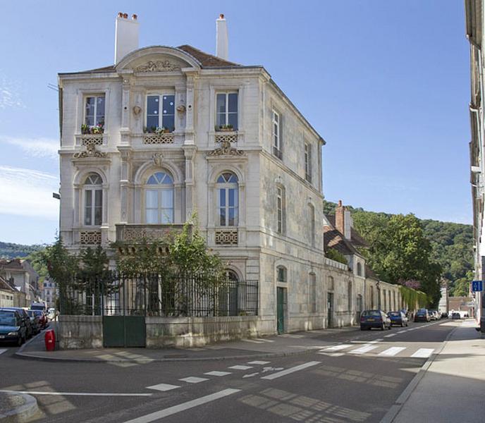 Vue d'ensemble depuis l'angle de la rue Chifflet.