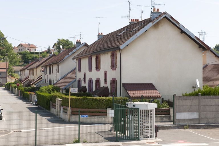 Vue d'ensemble de la rue d'Arras.