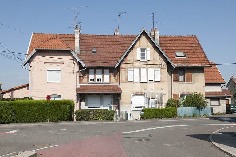 Habitation à quatre logements rue de Verdun.
