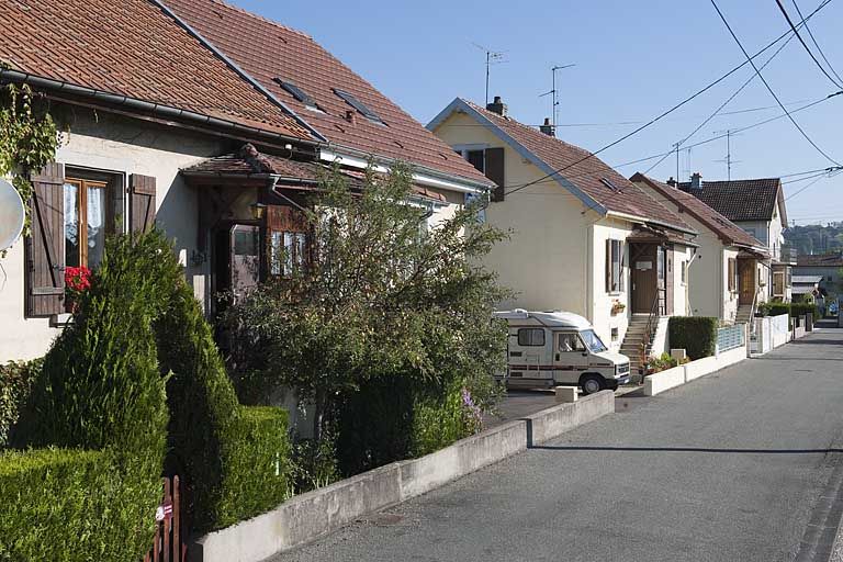Maisons jumelées rue de Champagne. Vue depuis le sud-est.
