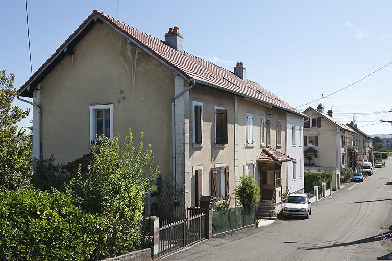 Immeubles de logements rue du Maroc.