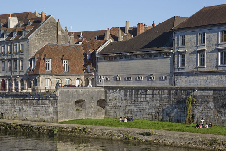 Façade postérieure du gymnase.