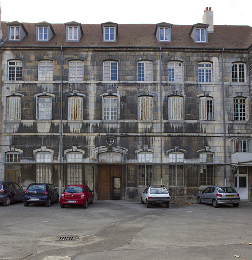 Façade latérale du bâtiment Ducat.