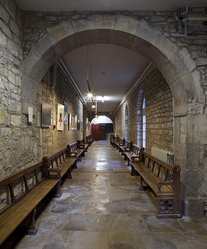 Galerie du cloître situé dans l'extrémité est du bâtiment Ducat.