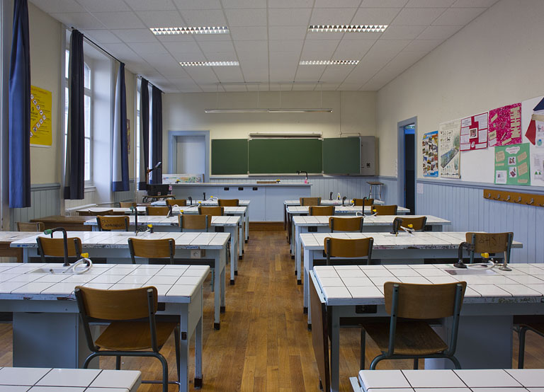 Salle de sciences située dans le bâtiment Ducat.