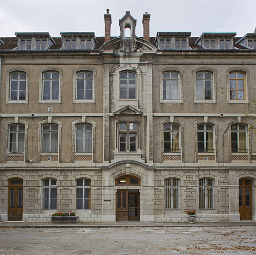 Façade antérieure du bâtiment Ducat.