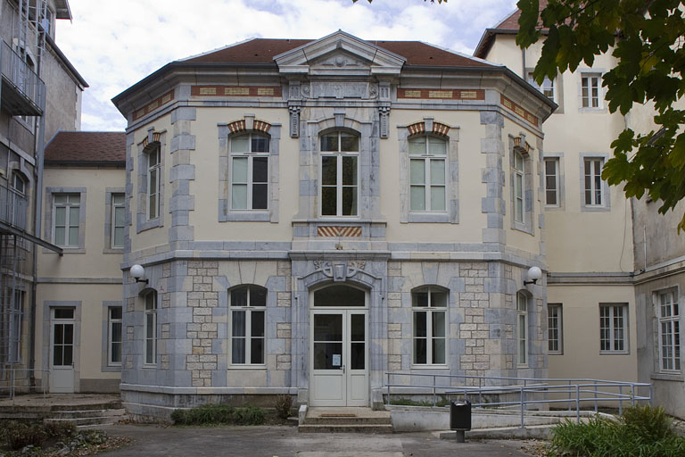 Infirmerie située dans la cour du bâtiment Ducat.