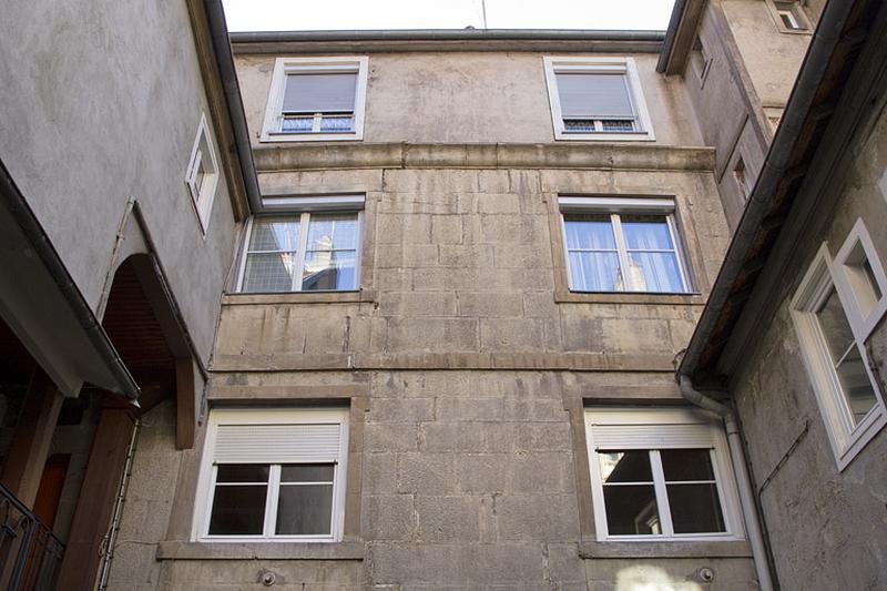Logis principal, façade postérieure : de face.