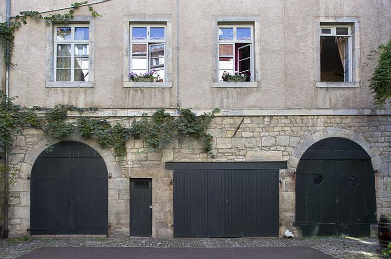 Deuxième logis secondaire : détail des remises du rez-de-chaussée.