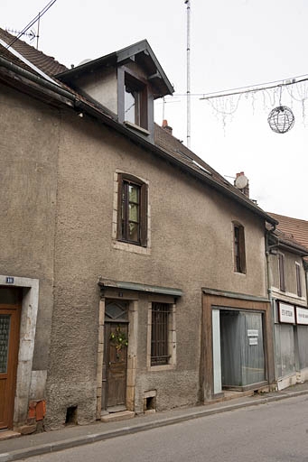 Maison au 8 Grande Rue (2010 AL 45).