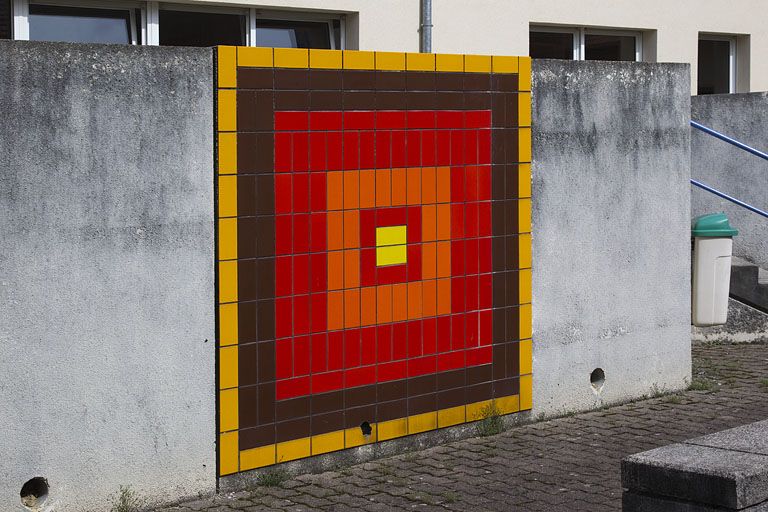 Carrelage mural : un panneau.
