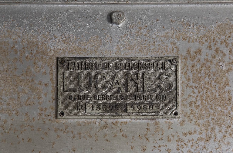 Bâtiment de l'hôtellerie (sous-sol) : plaque de constructeur du séchoir à gaz.