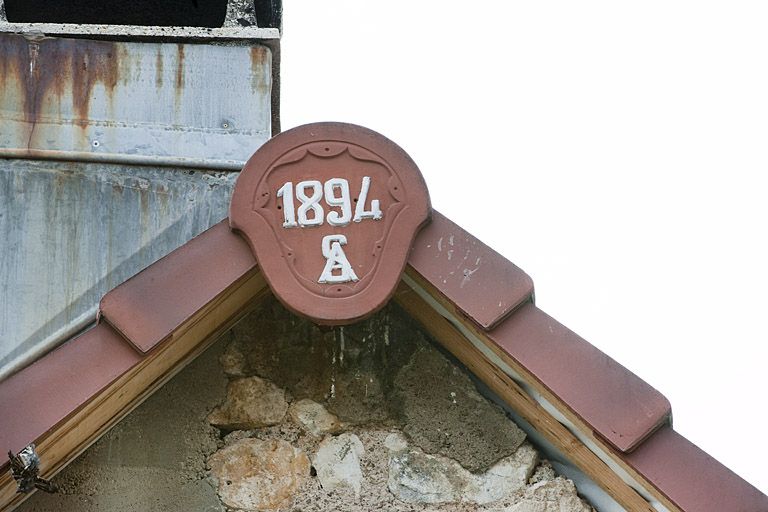 Antéfixe d'une maison (rue de la Gaieté).