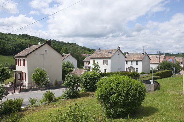 Vue d'ensemble depuis le sud-est.