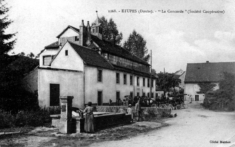 Etupes (Doubs). La " Concorde " (société coopérative). Carte postale, cliché Metthez, s.d. [début du 20e siècle].